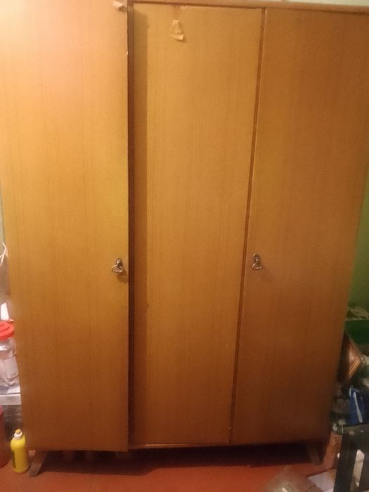 Шкаф двухстворчетенный