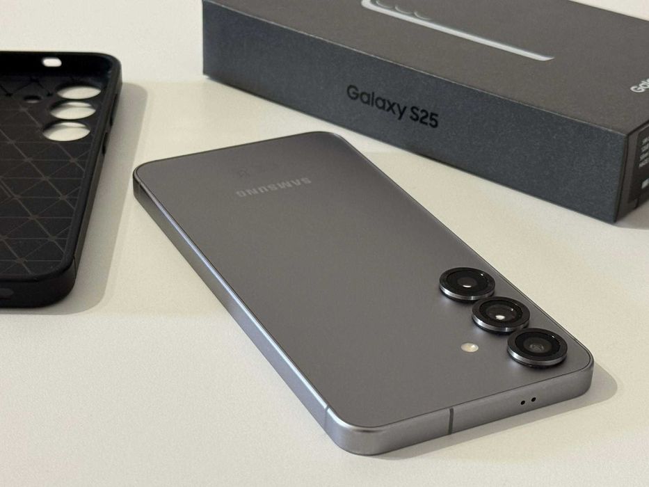Бартер! Samsung Galaxy S25 256GB Silver Shadow (Сив)
