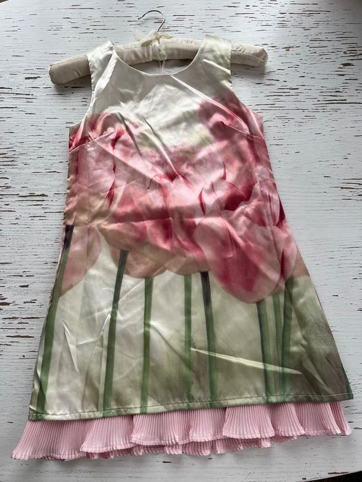 Нарядные платья на девочку 6-8л