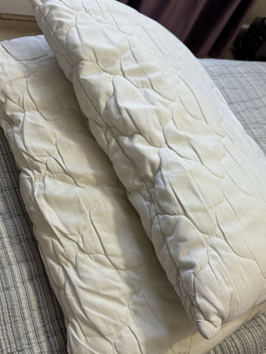 Потельное белье, подушка