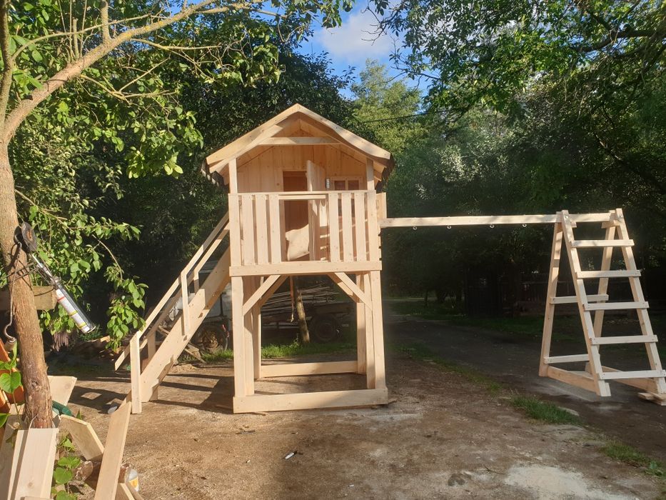 Lragăne .mese cu bănci .foișoare .căsuțe pt copii cuști de câini ..etc