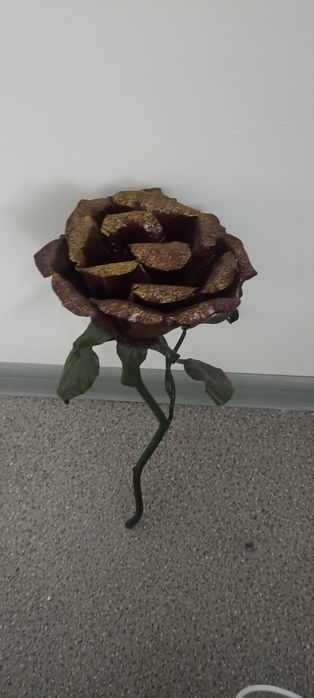 Продам розу металлическая ручной работы