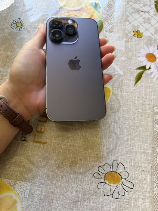 Iphone 14 pro dark purple