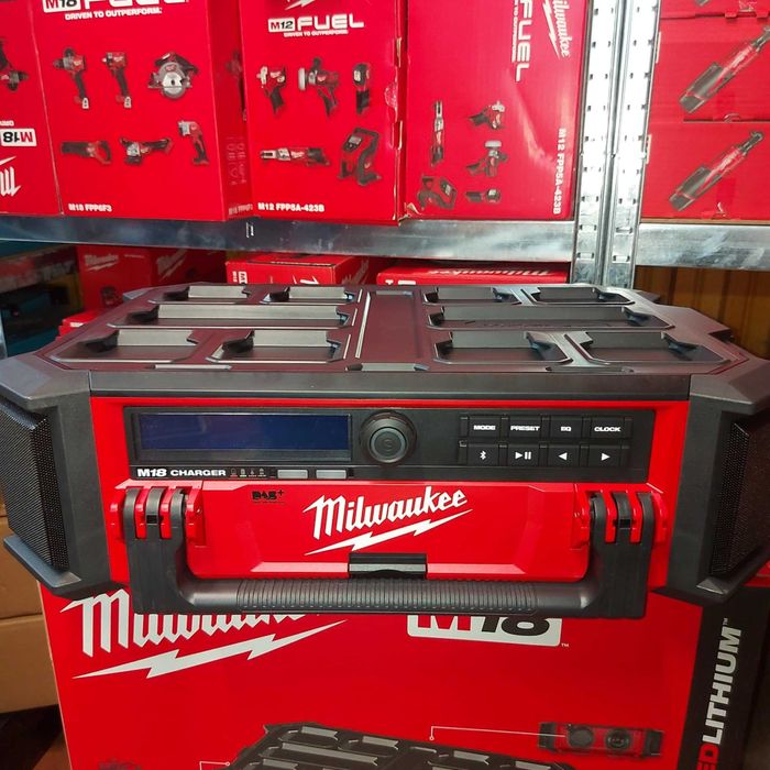 ПРОМОЦИЯ.Milwaukee M18 PRCDAB+-0 PackOut акумулаторно радио