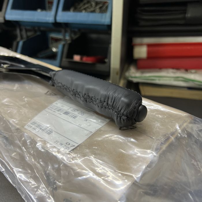 Новый ориг рычаг ручника bmw e34 e32 бмв е34 е32