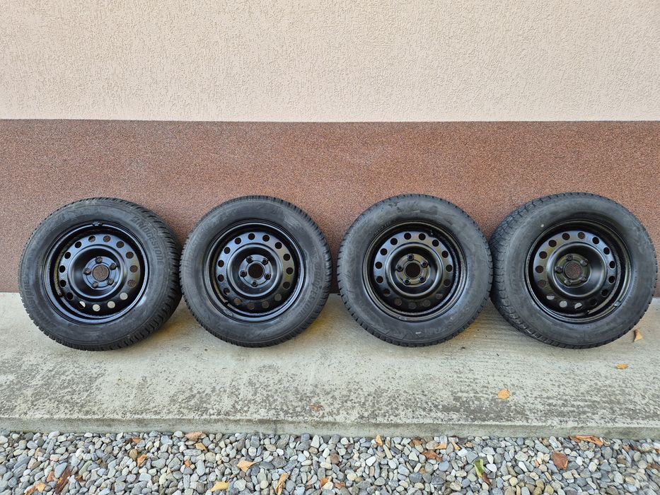 Jante R16 5x114,3 Dacia Duster  cu anvelope iarna Bridgestone 215/65R1