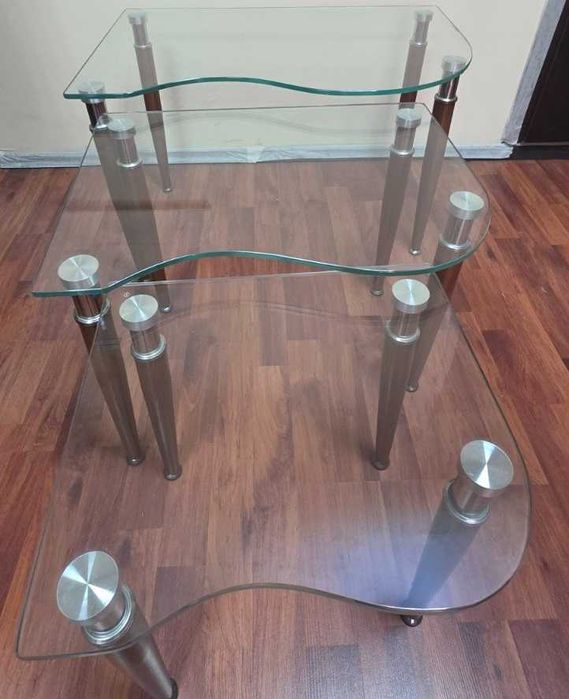 Продаваме 3 стъклени масички