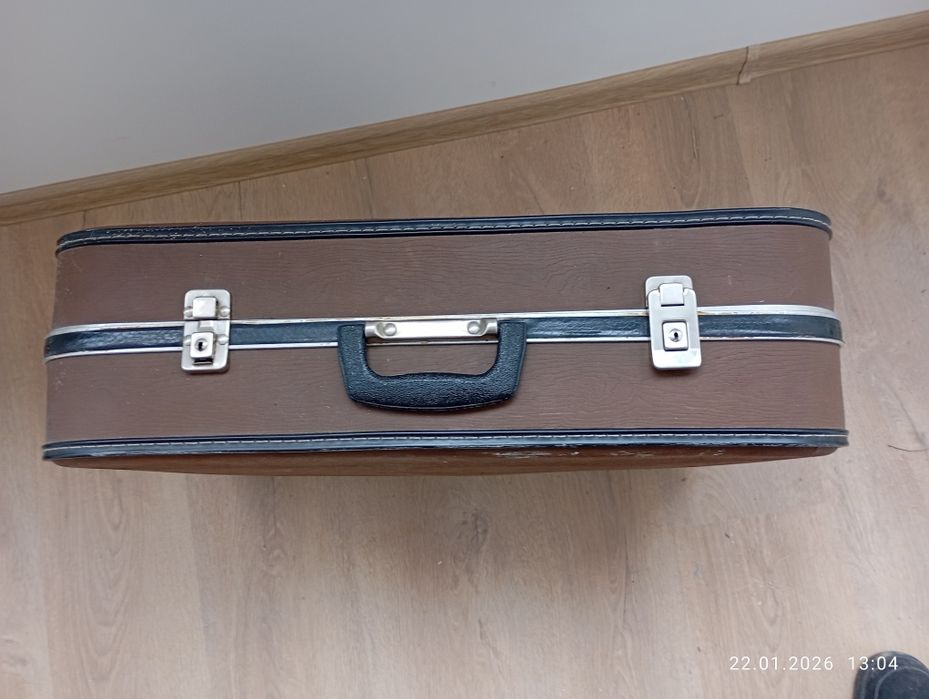 Продавам ретро куфар