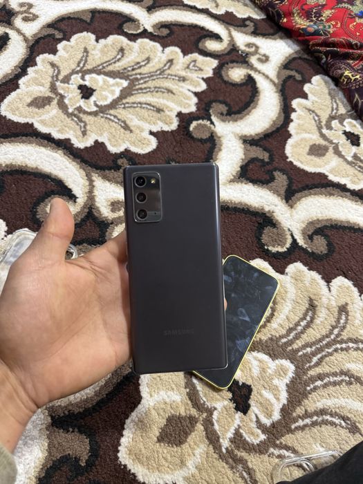 samsung note 20 holati juda zur