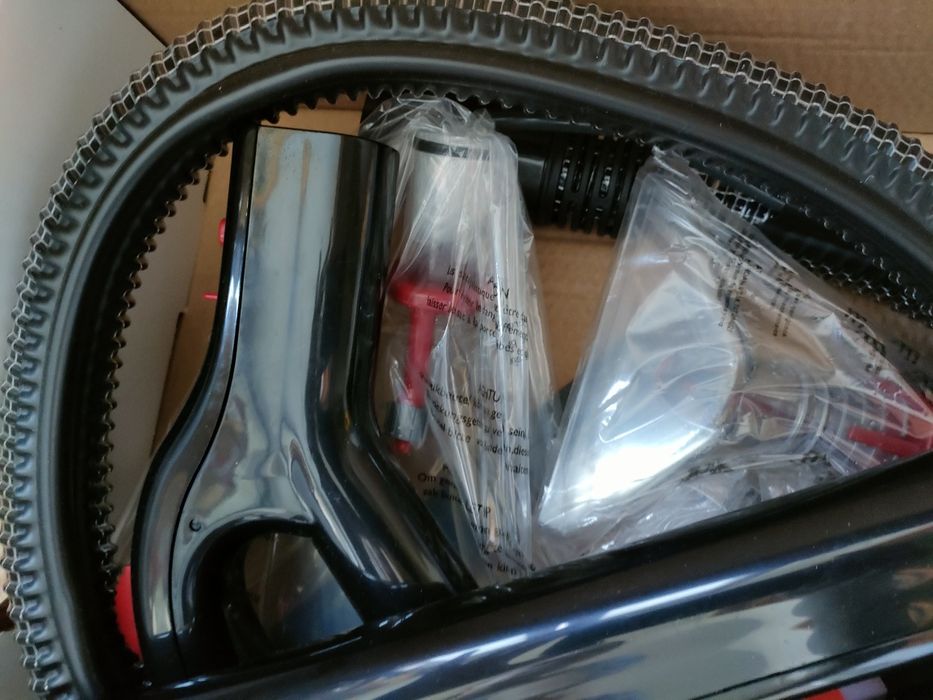 Перяща прахосмукачка 2400W, Arnica Hydra Rain Plus, Турбо четка, Функция „издухване”399, НЕРА филтър