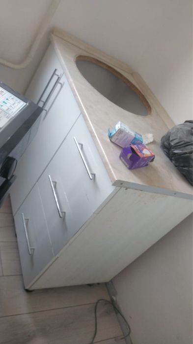 Кухонный шкаф срочно продам