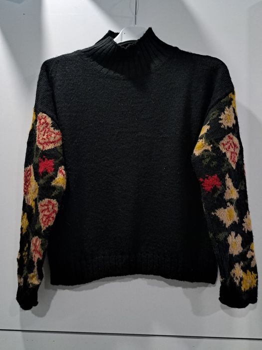 Skovhuus пуловер с флорални ръкави р-р С