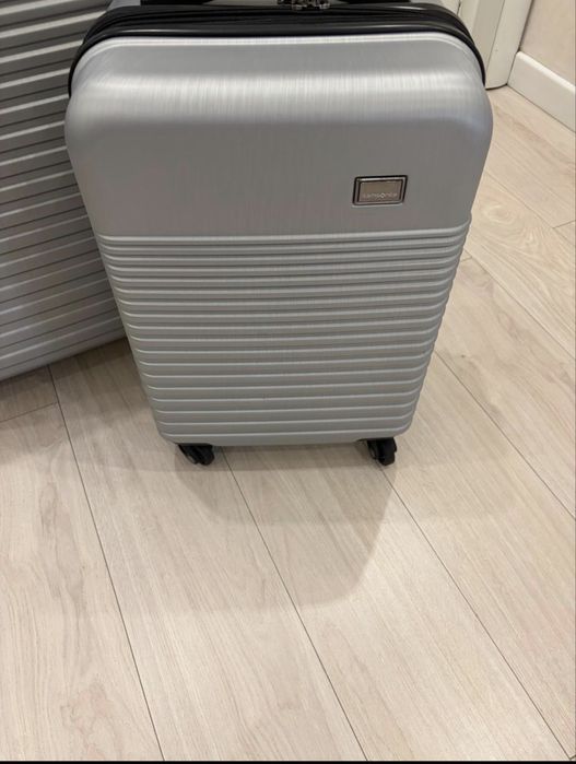 Samsonite чемодан новый ручная кладь в размере s