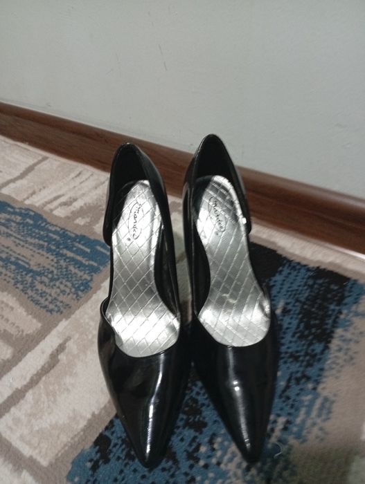 Tuflilar sotiladi Amerikadan yuborishgan