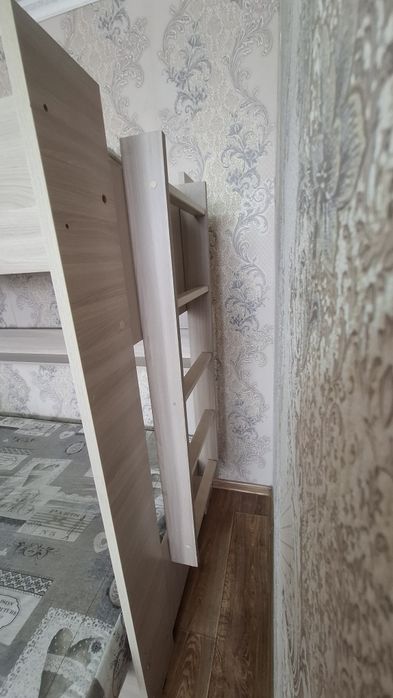 Продам двухъярусную кроватью б/у