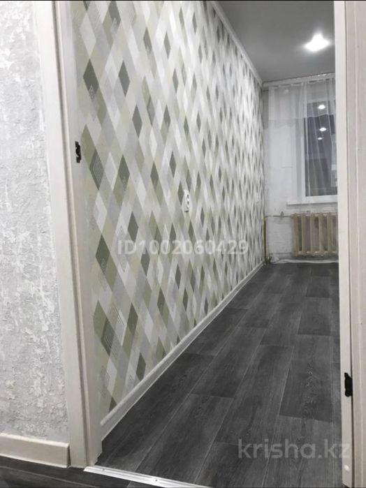 Продам квартиру 4 х комн. В Аксу