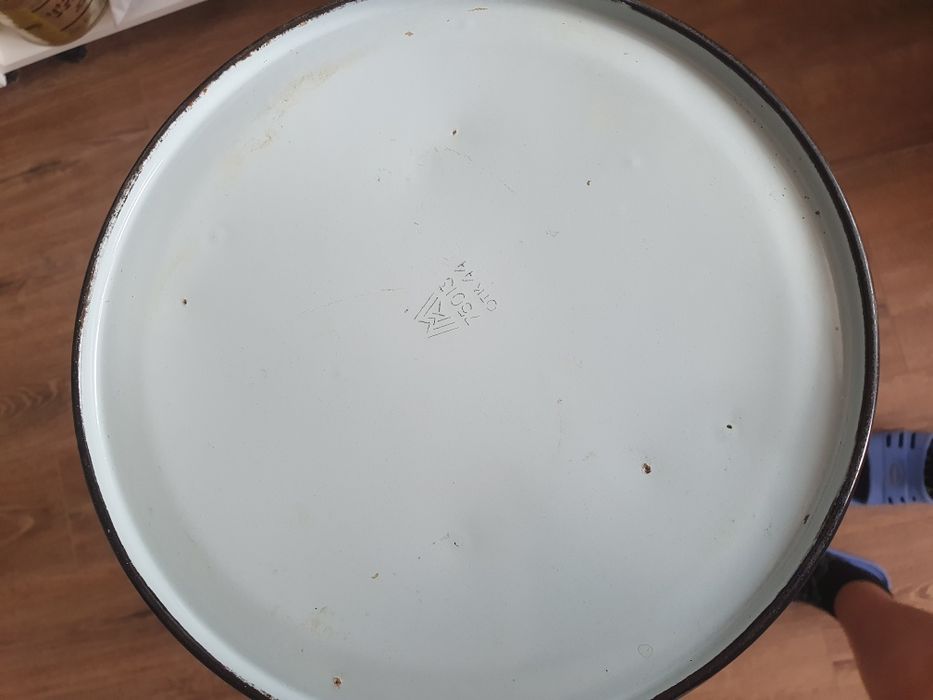 Продам чайник советский эмалированный