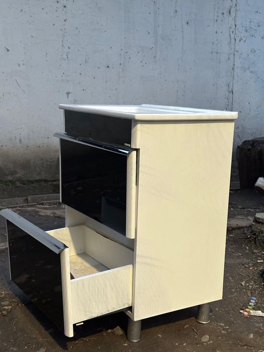 умывалник с тумбочкой