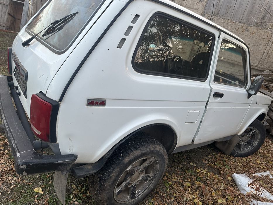 Продам ниву на ходу