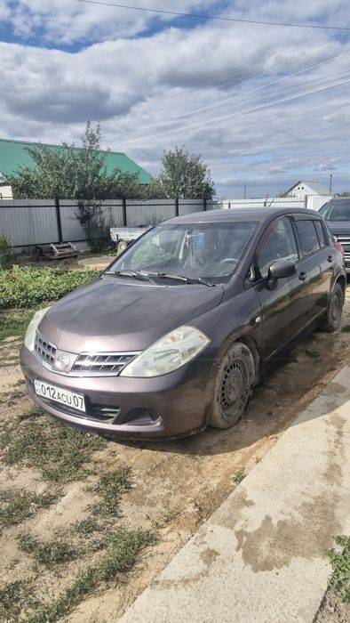 Продам машину ниссан тиида