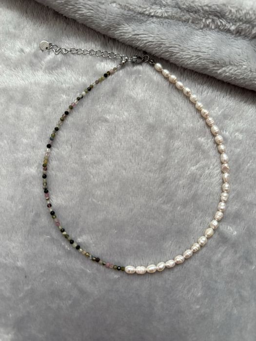 Колиета от естествени камъни,  сладководни  перли и стомана