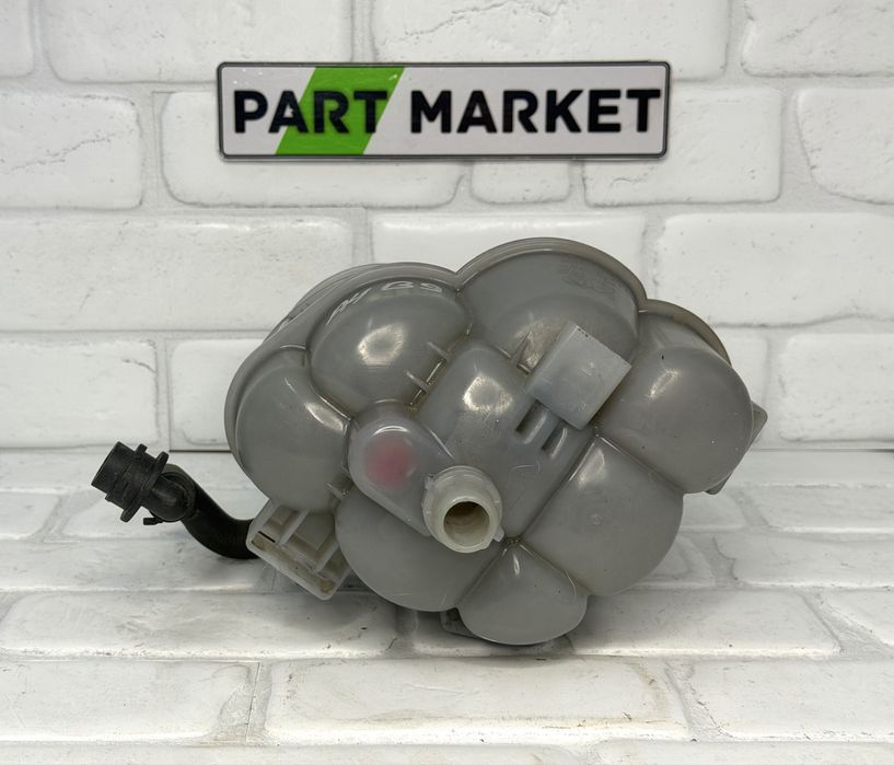 Казанче антифриз AUDI A4 A5 8W1121405E 8W1121403A