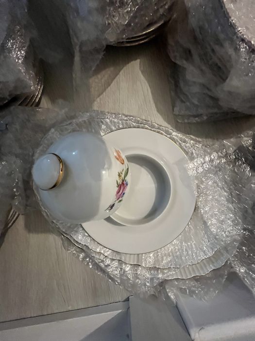 Продам сервиз столовый