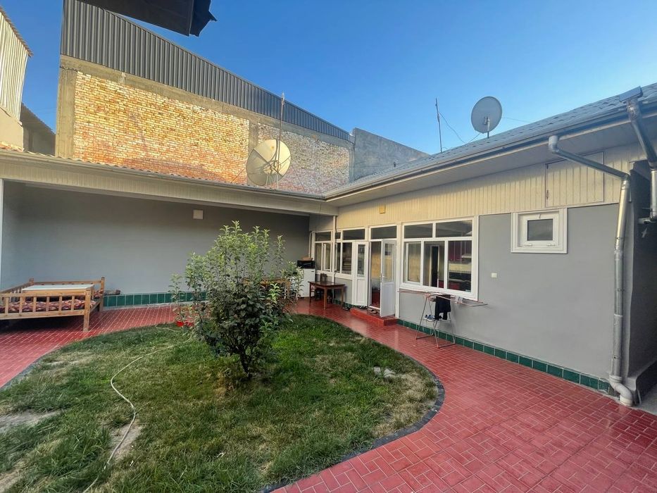 uy sotiladi yog bozorida manzil NBU bank arqasi soy buyida yulga yaqin