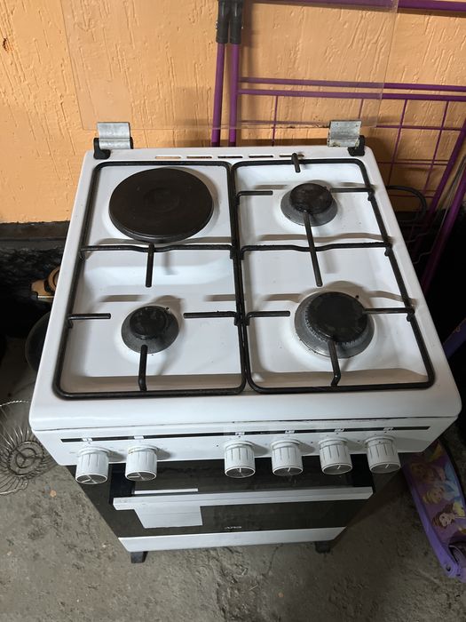 Срочно продам газ плиту