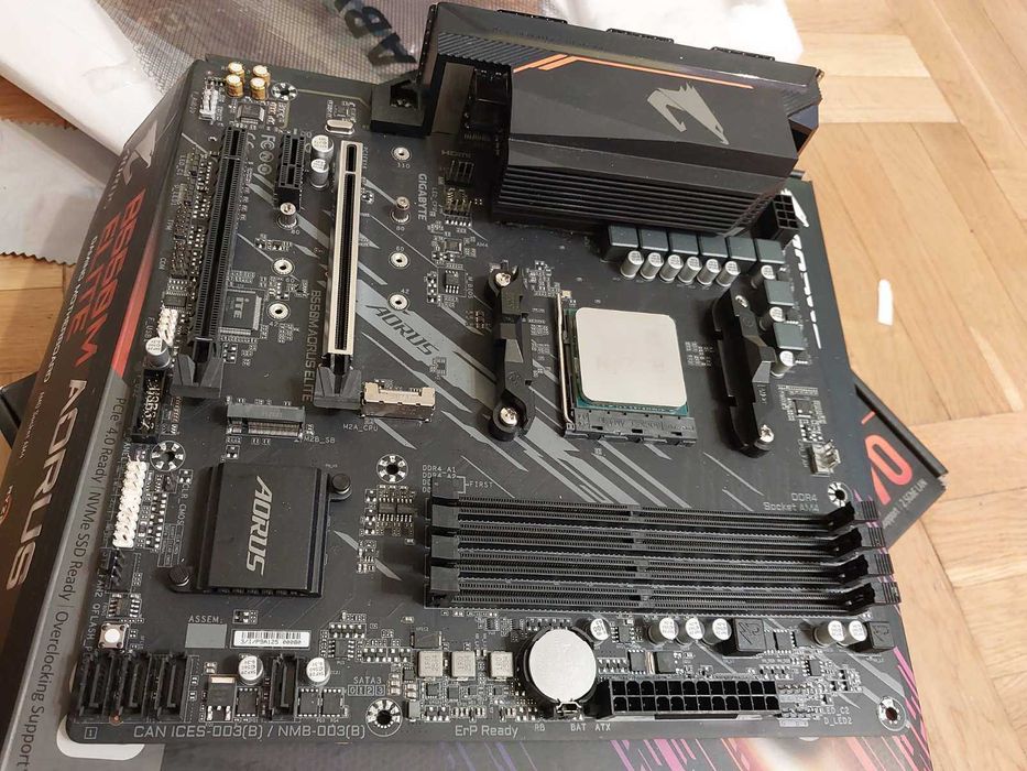 AMD Ryzen 9 5900X + Gigabyte B550M Aorus Elite