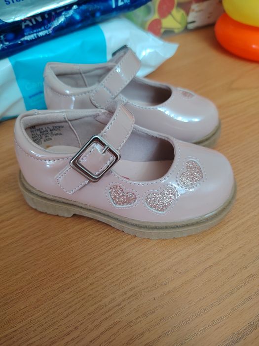 Продам детские туфли, на девочку