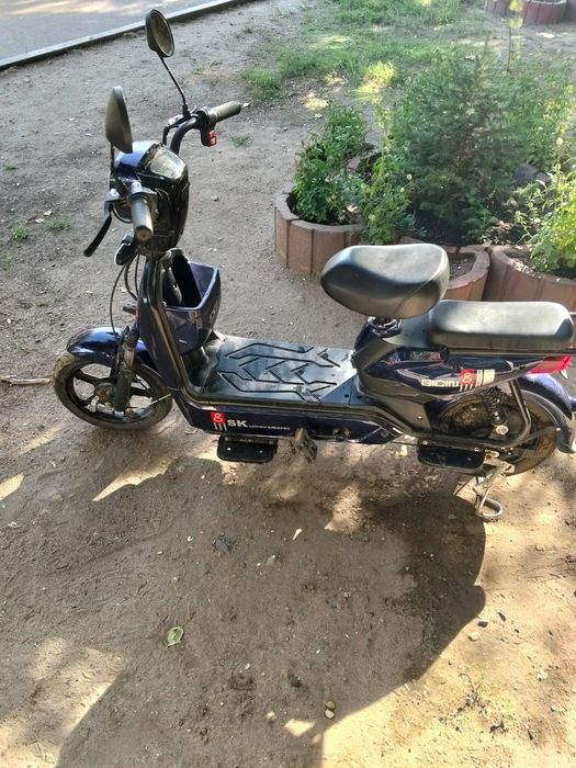 Продам новый, катались раз 10 во дворе.