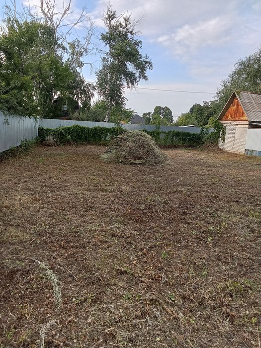 Покос травы триммером