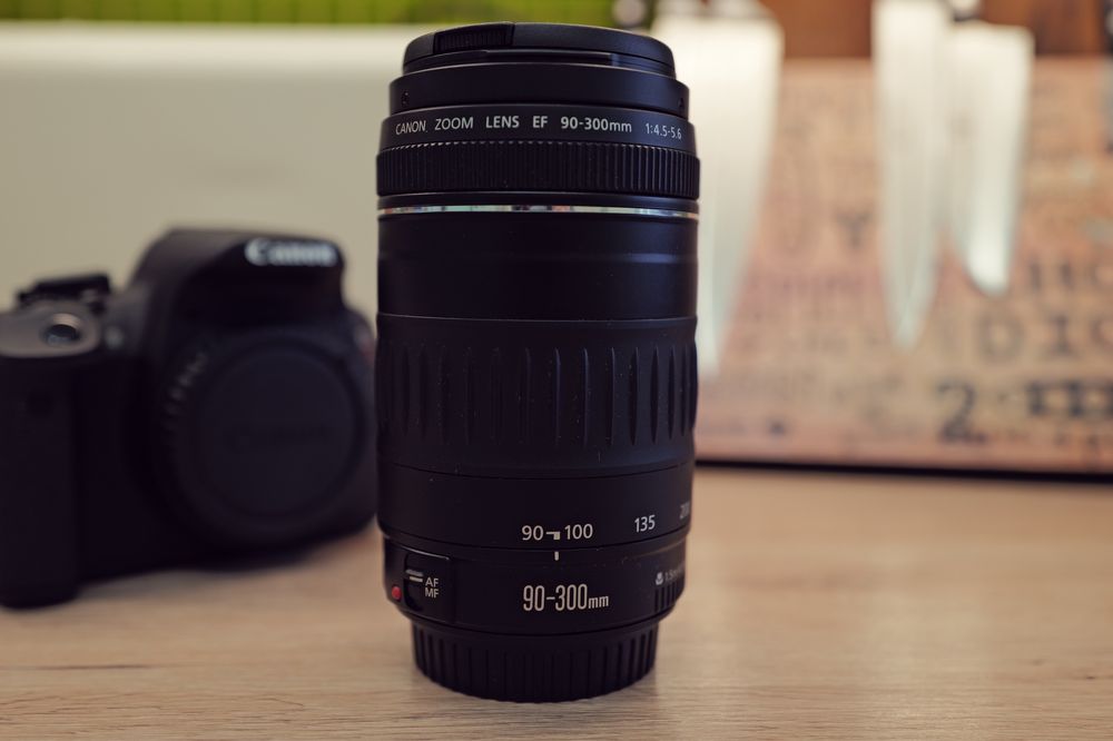 Aparat foto Nou Canon X7i Kiss 700D cu 5 cadre Grip DSLR Touchscreen