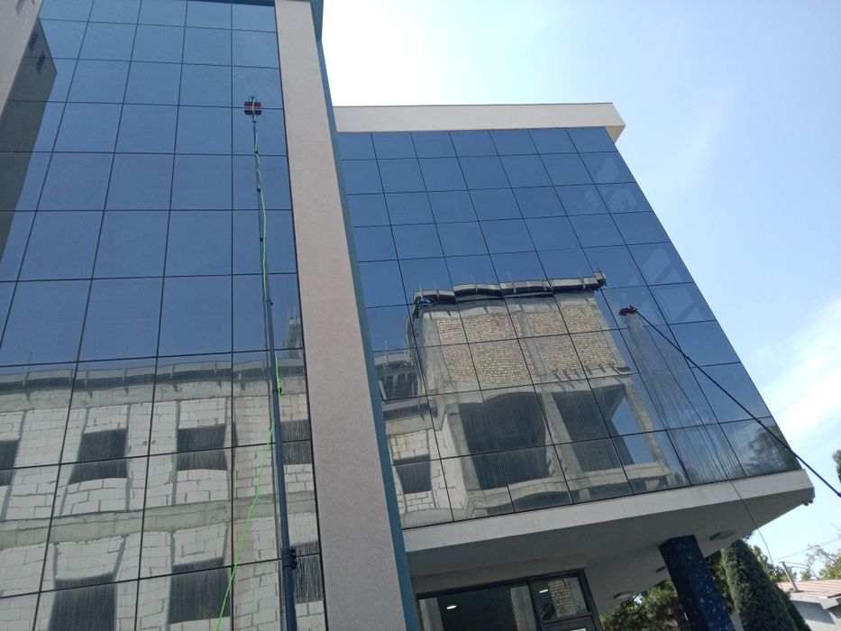 Мойка фасада, утепление фасада, украшение фасада, козырьки, Альпинисты