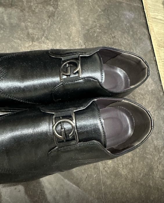 Продам новые черные мужские ботинки