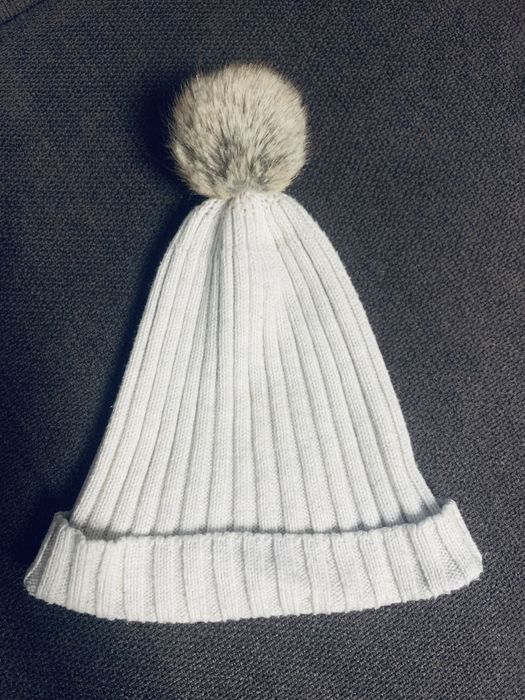 Пухено яке подарък шапка