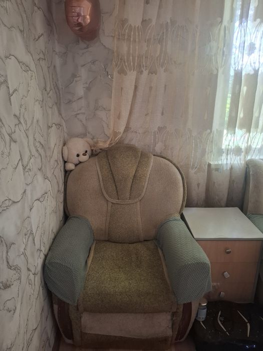 Уголовой диван с креслом