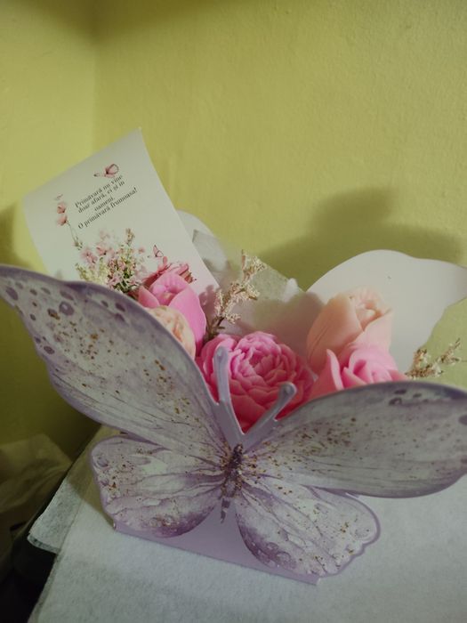 Aranjament floral din ceară