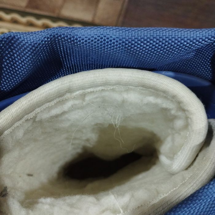 Продам зимние лёгкие сапоги.