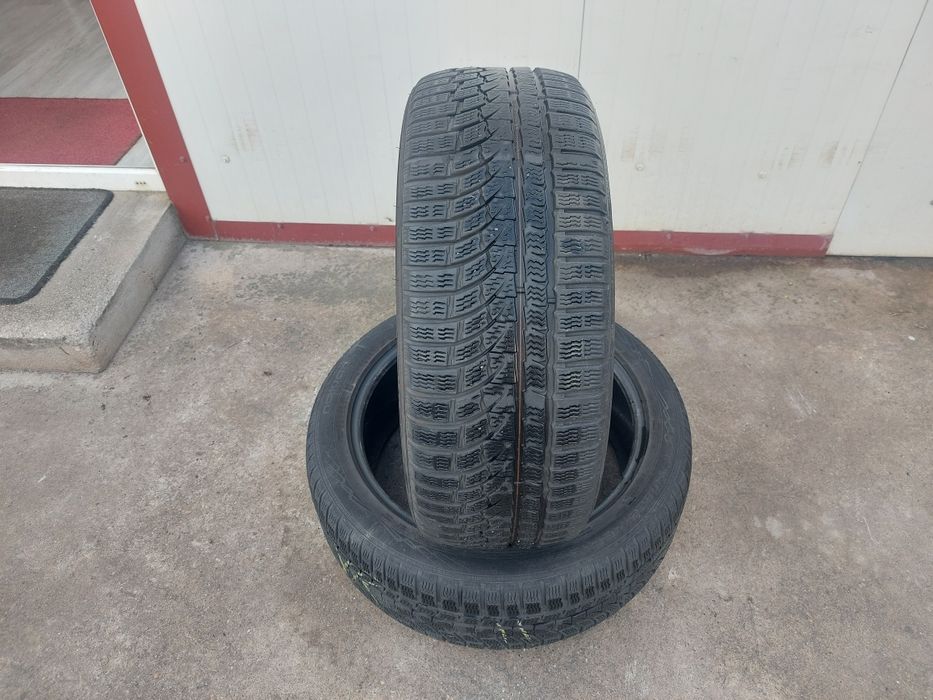 150 lei bucata! Doua anvelope M+S/IARNA 235 45 19 Nokian