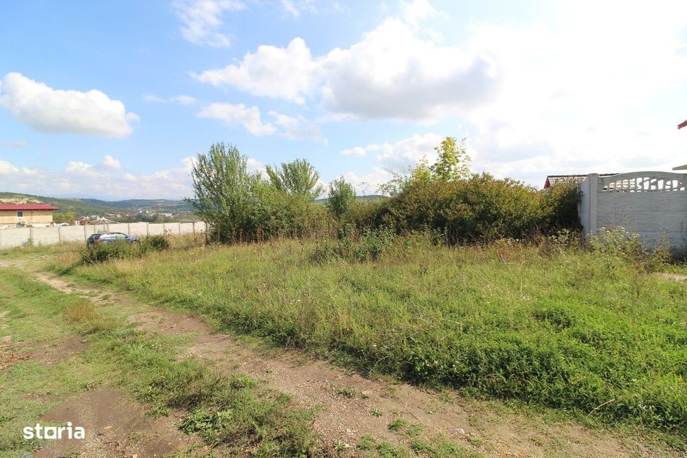 Vând teren intravilan 490mp în Hunedoara, zona Str. Pleșului, fs 20m