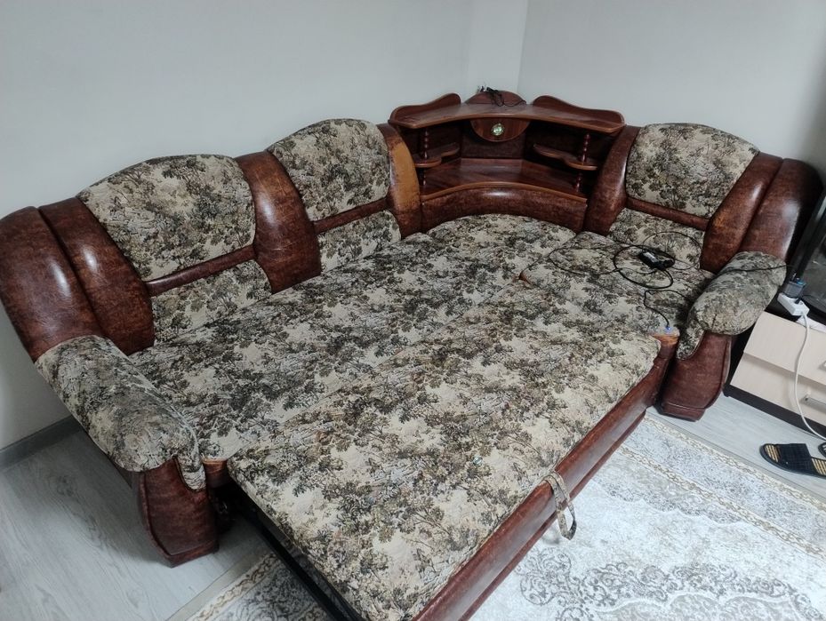 Продам диван 2,5м