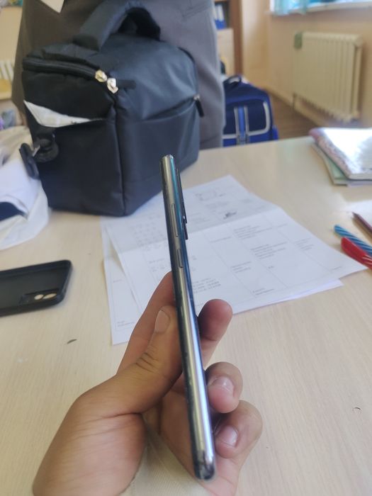 Vivo v21e смартфон