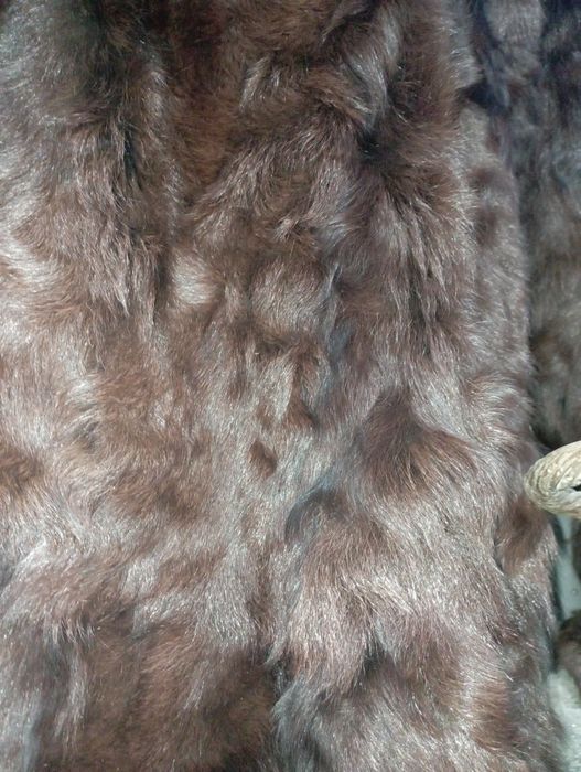 Продам шубу кролик. Сделана под  норку ..
