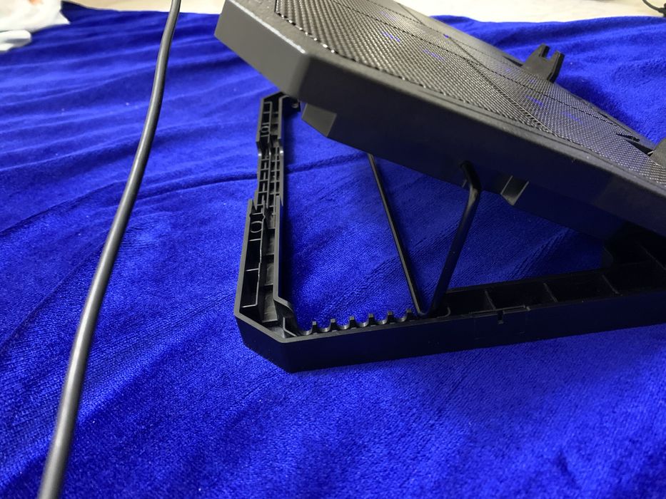 Охлаждающий подставка для ноутбук