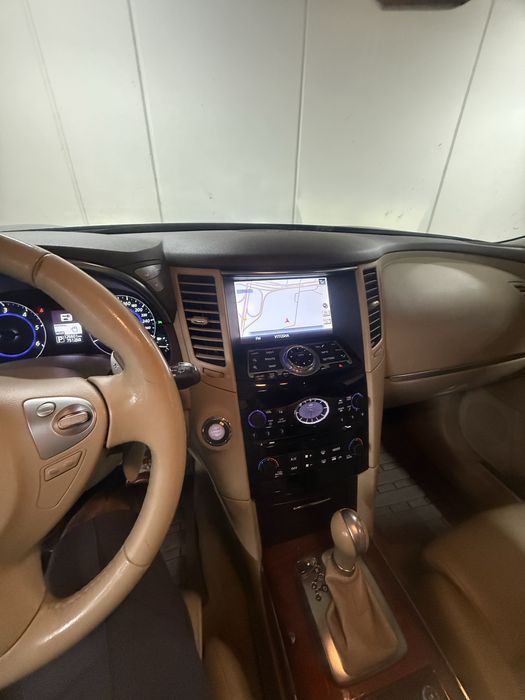 Infiniti QX70 !!!