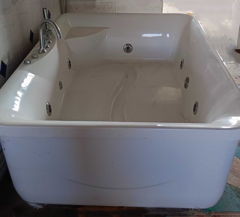 Продам джакузи с гидромассажем