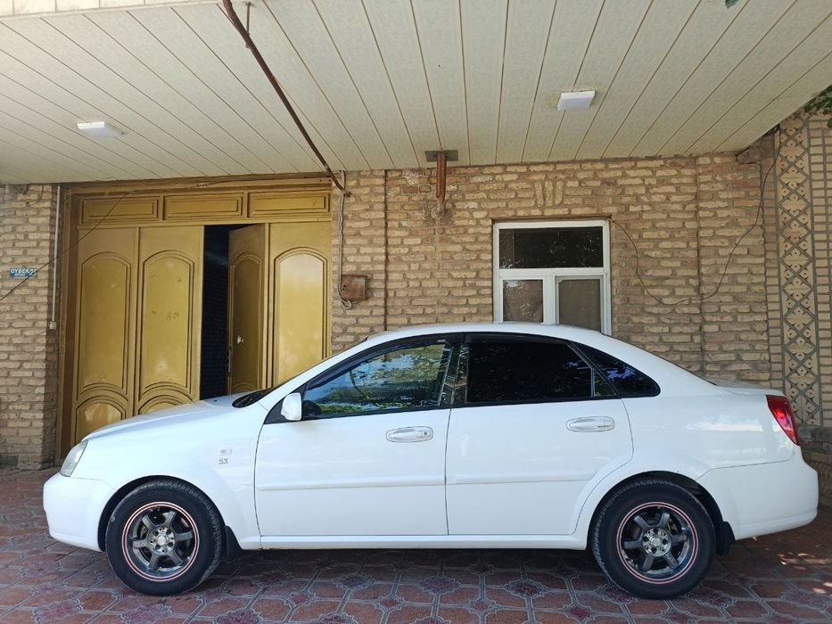 Chevrolet Lasetti 2012 yil ideal holatda