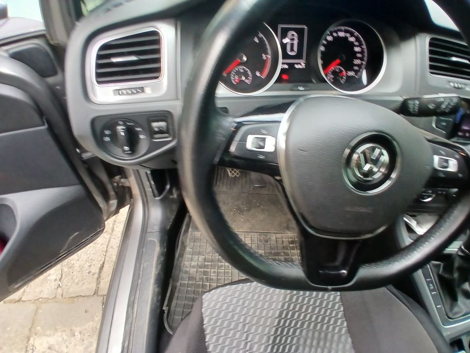 Volkswagen GOLF 7 2013